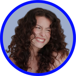 Estelle, fondatrice de @clubstudioe, souriante